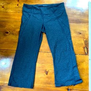 Athleta crop flare legging. EUC size L